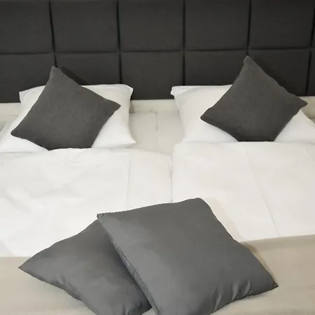 Apartment Urbanliving-regensburg, Voll Ausgestattetes Fuer Bis Zu 3 Personen *